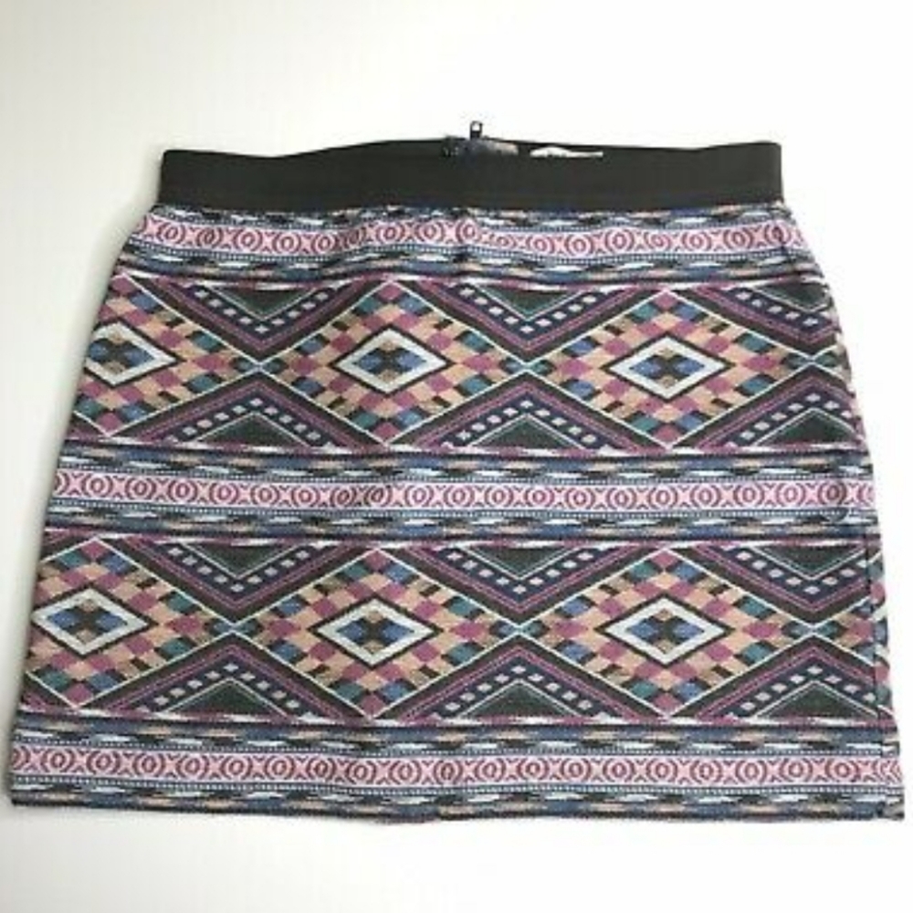 🔥American Eagle Aztec Mini Skirt
